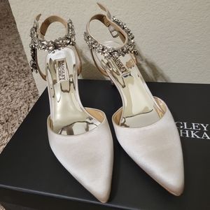 *BRAND NEW* Badgley Mischka - Esmeralda